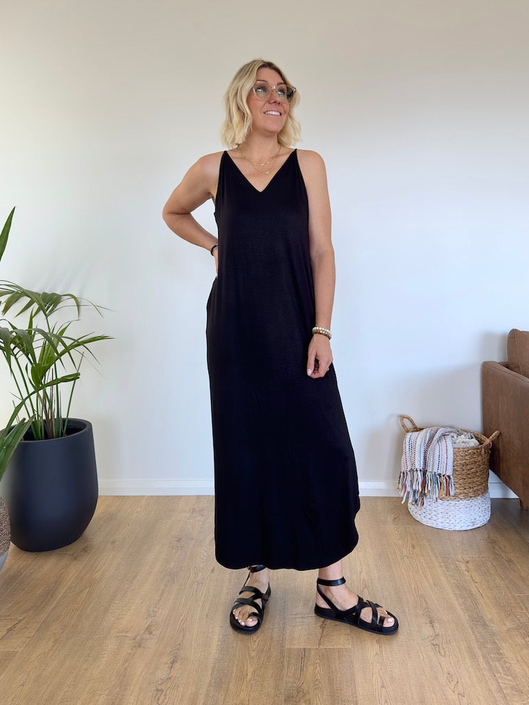 Sunday Morning Maxi Dress - Black