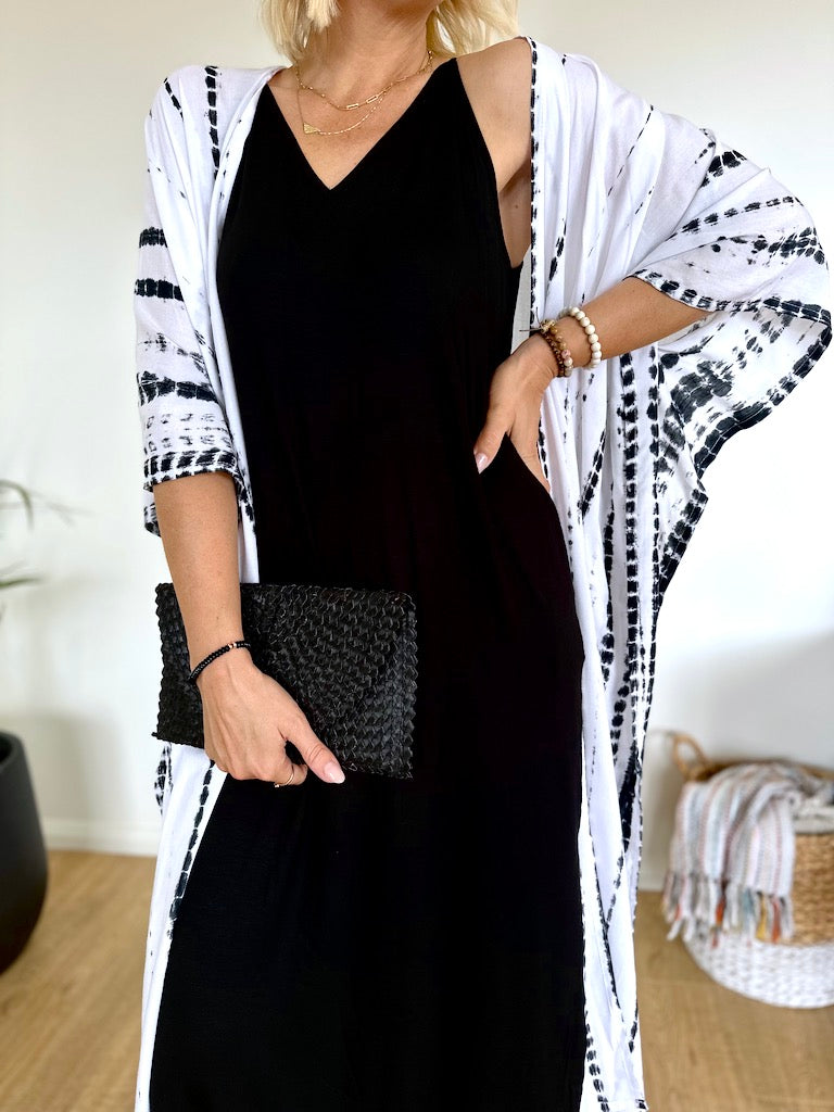 Omnia Kimono - White and Black