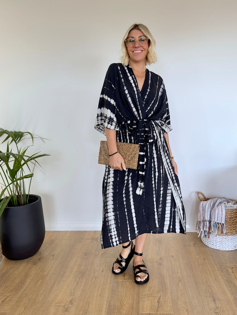 Kuta Kimono - Black and White