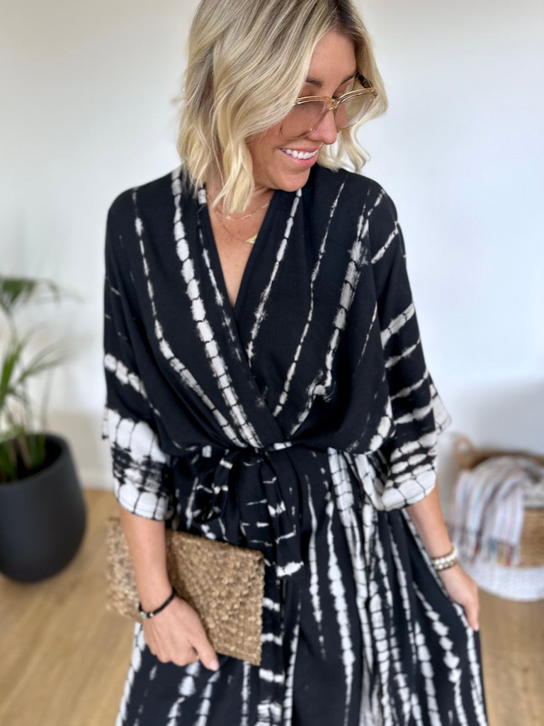 Kuta Kimono - Black and White