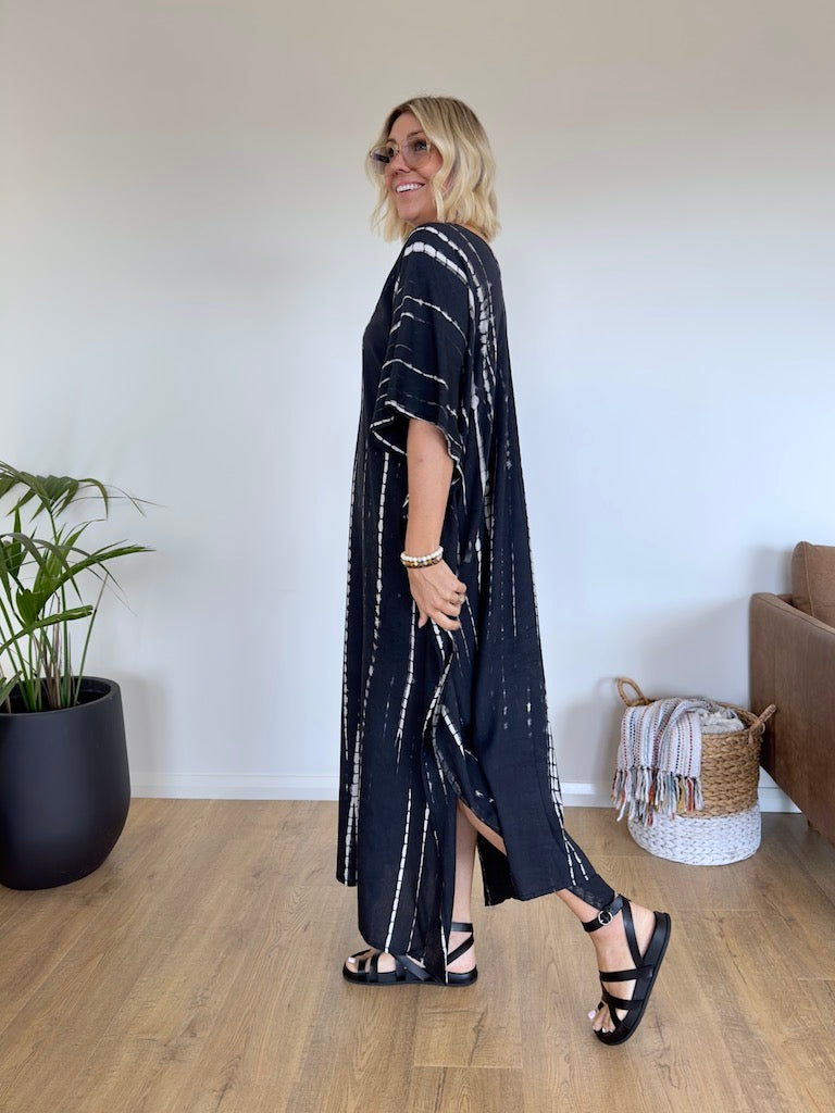 Kuta Kaftan - Black and White