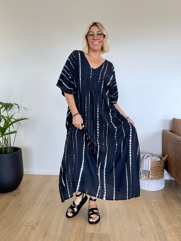 Kuta Kaftan - Black and White