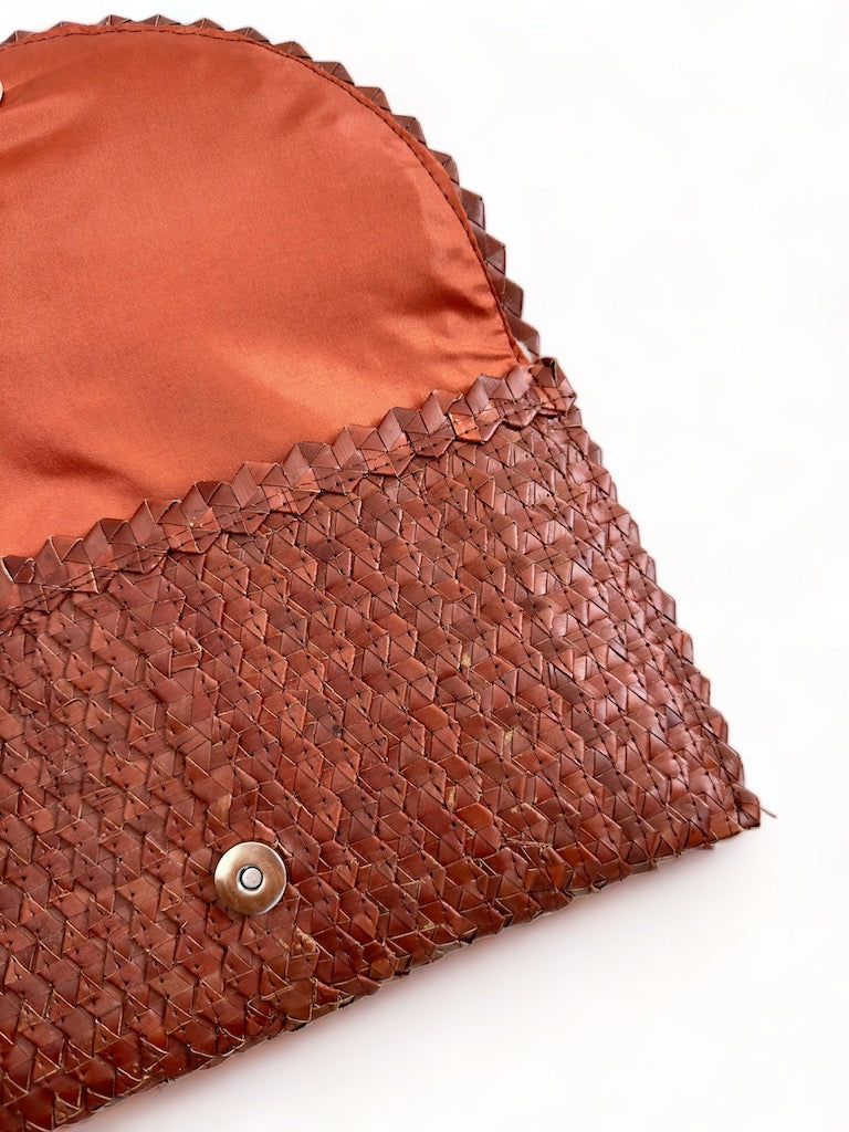 Palm Straw Clutch - Cognac