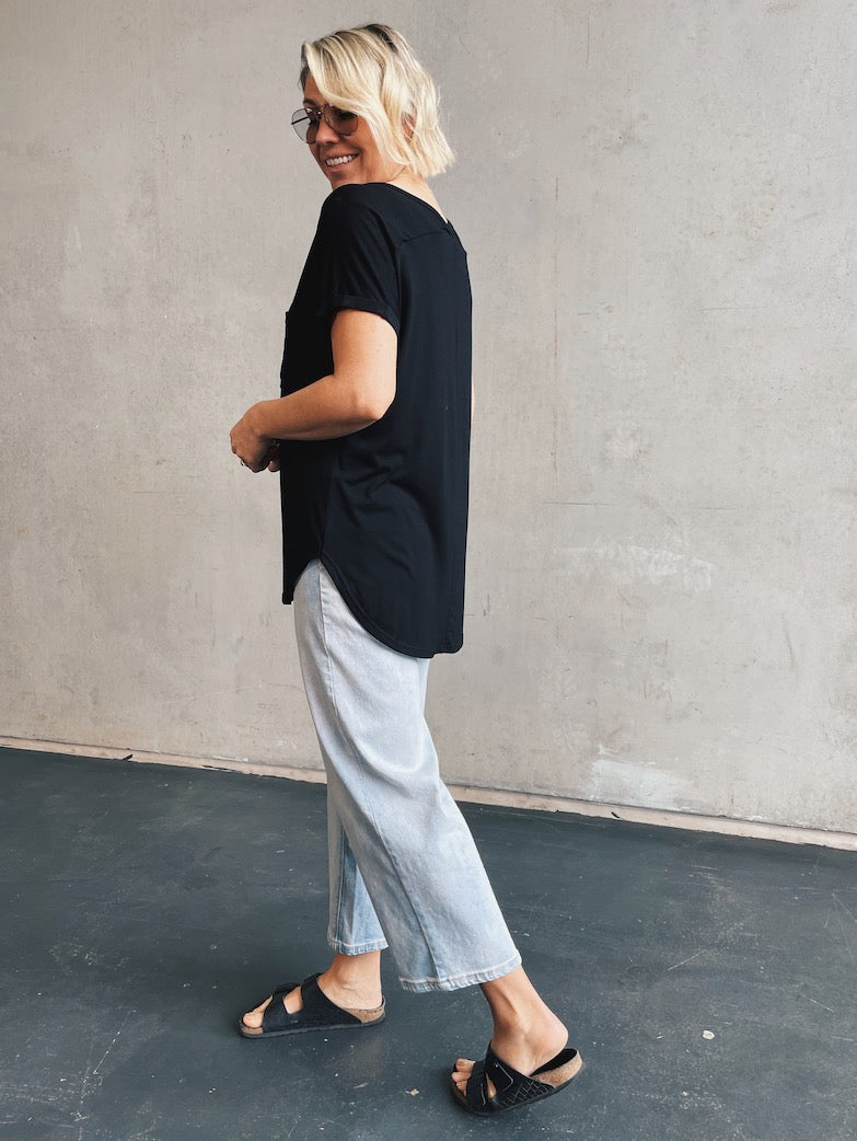 Essential Tee - Black