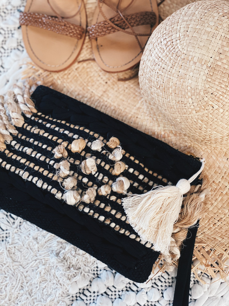 Neysa woven clutch