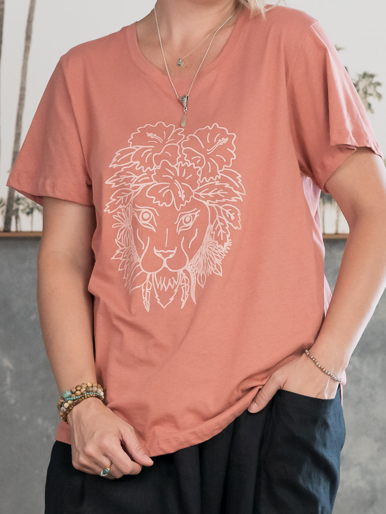 Folksong Lioness Tee - Clay